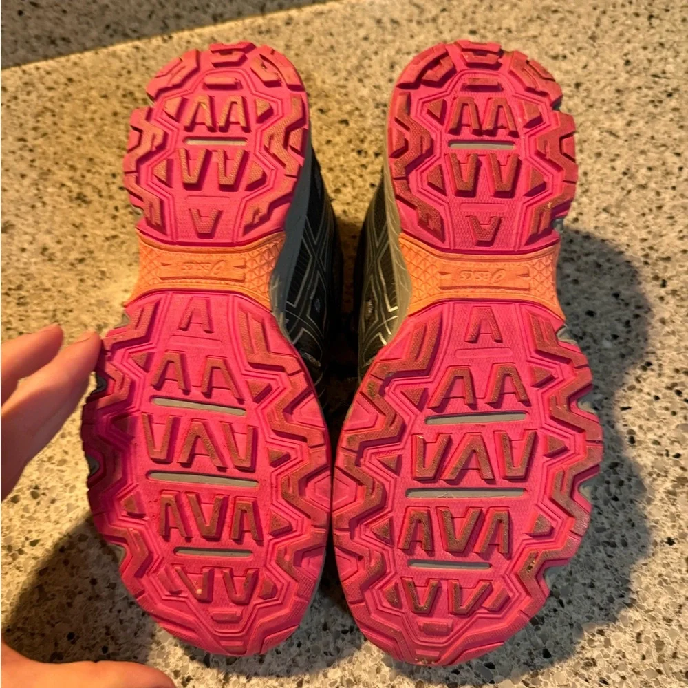 Gray and Pink Athletic Running Shoes with Breathable Mesh - Picture 4 of 5